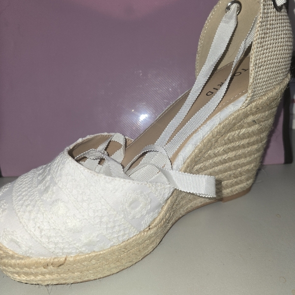 Torrid white/tan Wedge, size 9ww - Picture 5 of 7